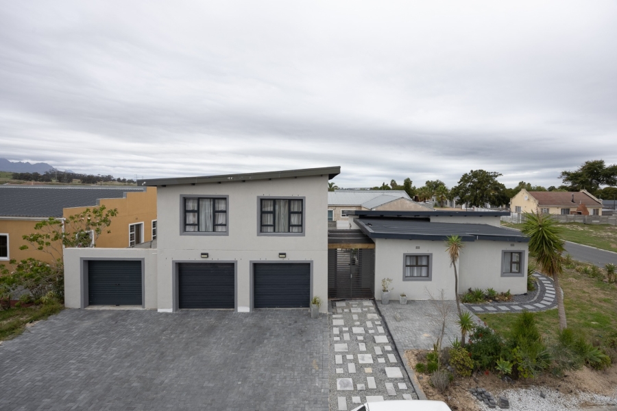 5 Bedroom Property for Sale in Rustdal Western Cape